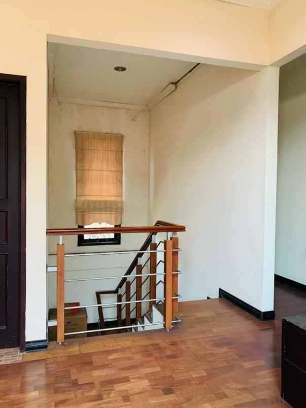 dijual rumah gading griya lestari