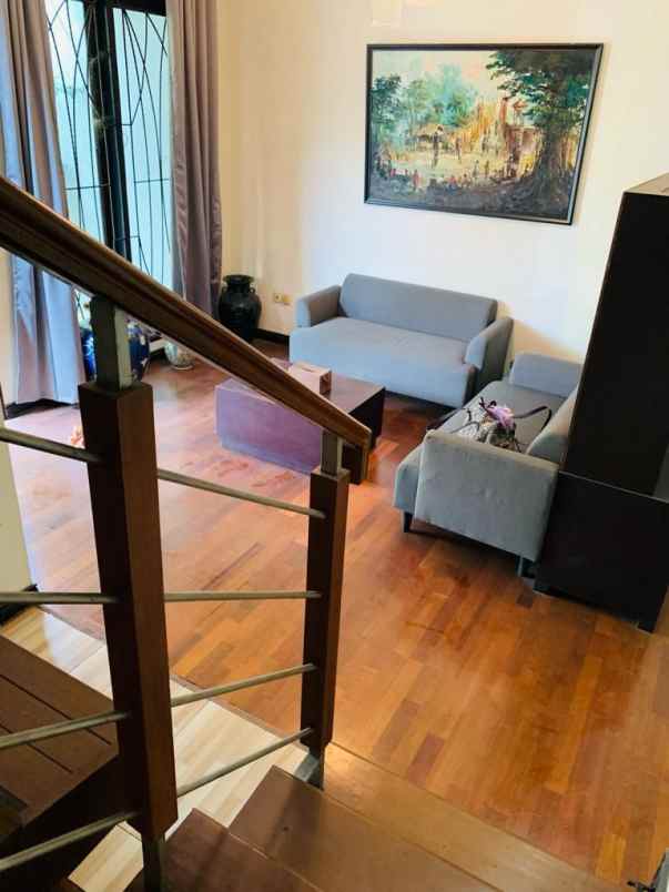 dijual rumah gading griya lestari