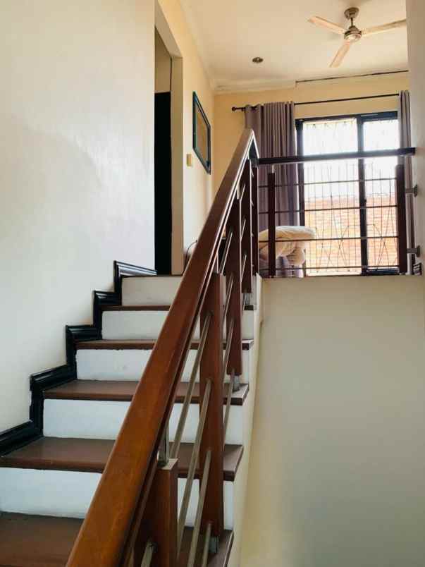 dijual rumah gading griya lestari
