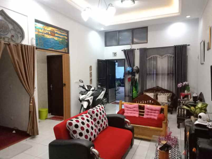 dijual rumah gempol sari