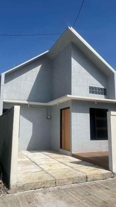 dijual rumah gg sitanjung sitanjung