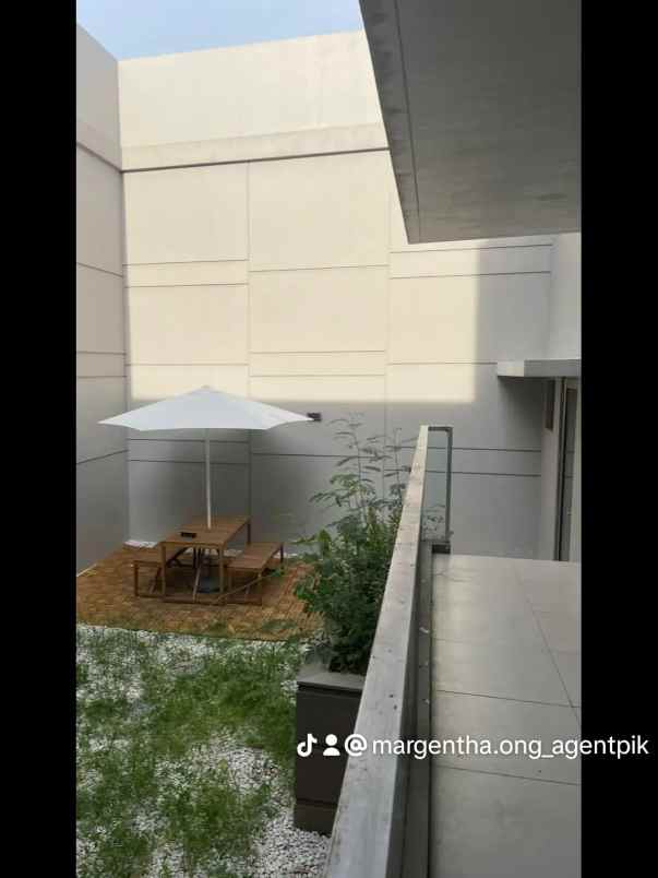 dijual rumah golf island pik