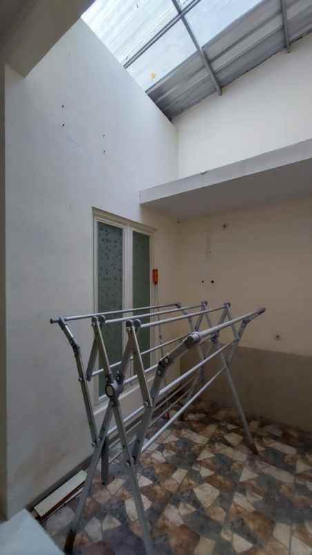 dijual rumah graha sukolilo regency