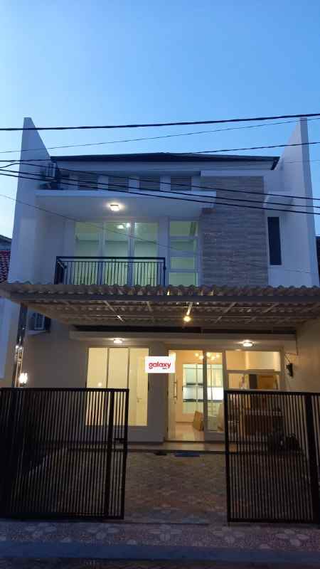 dijual rumah griya asri pakuwon city