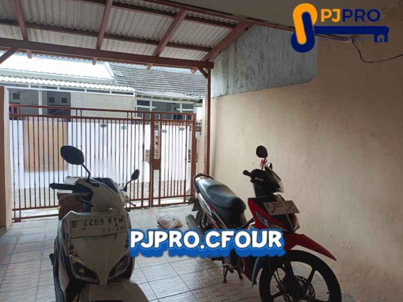 dijual rumah harapan indah