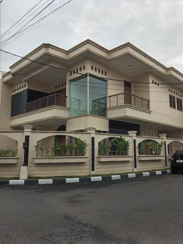 dijual rumah hunian eklusive perumahan