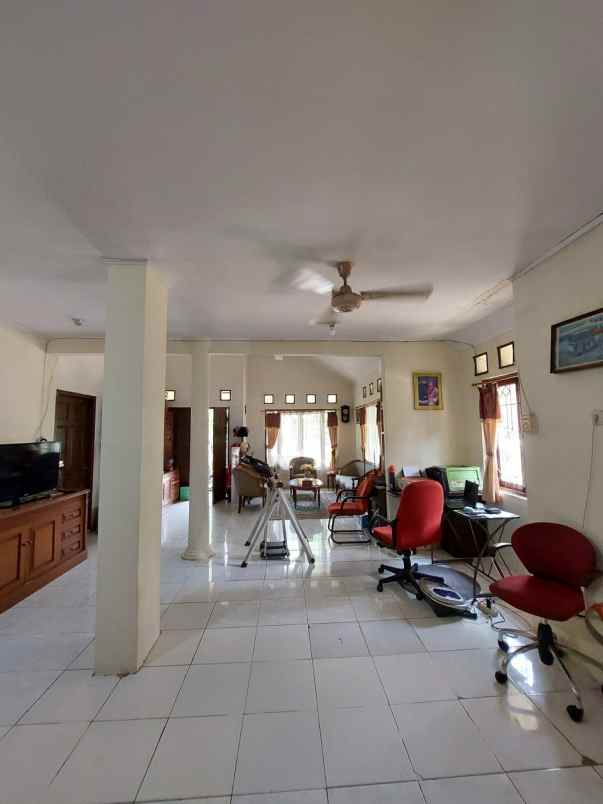 dijual rumah istimewa posisi hook di graha bintaro