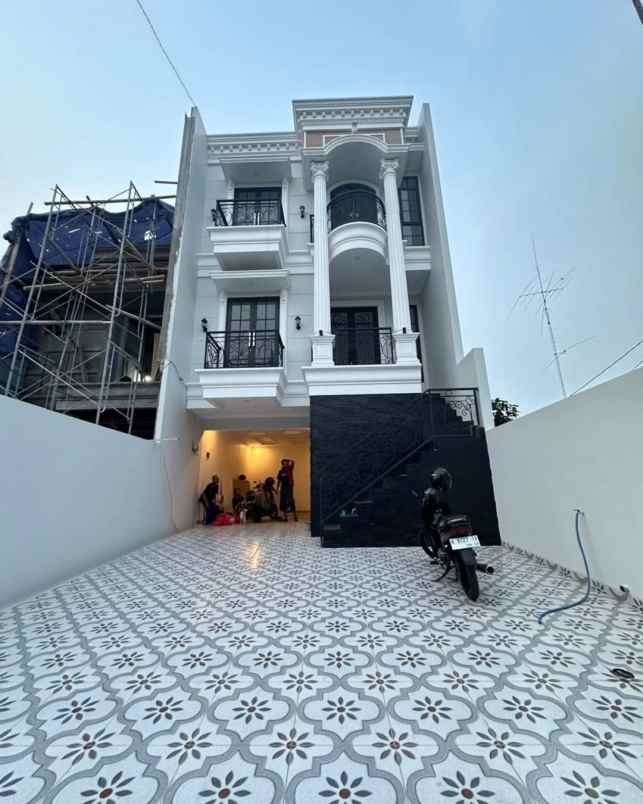 dijual rumah jagakarsa