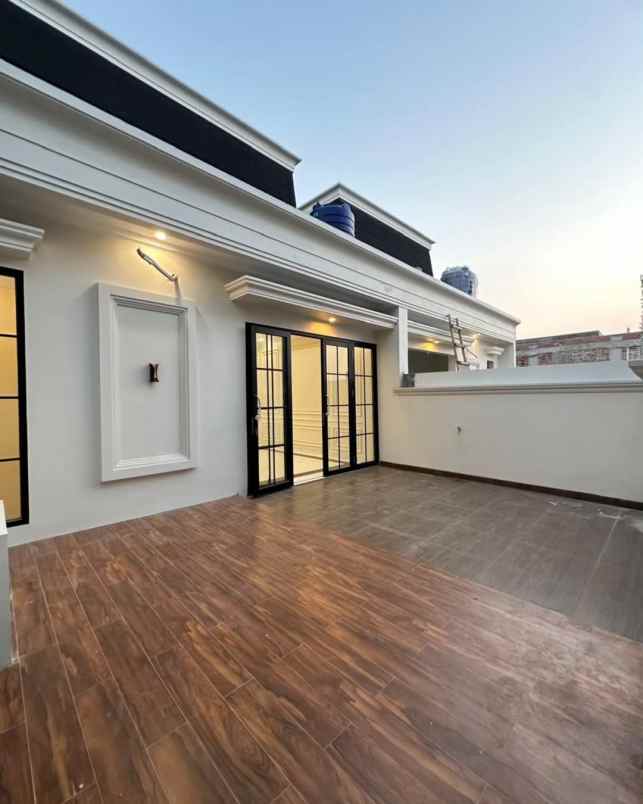 dijual rumah jagakarsa