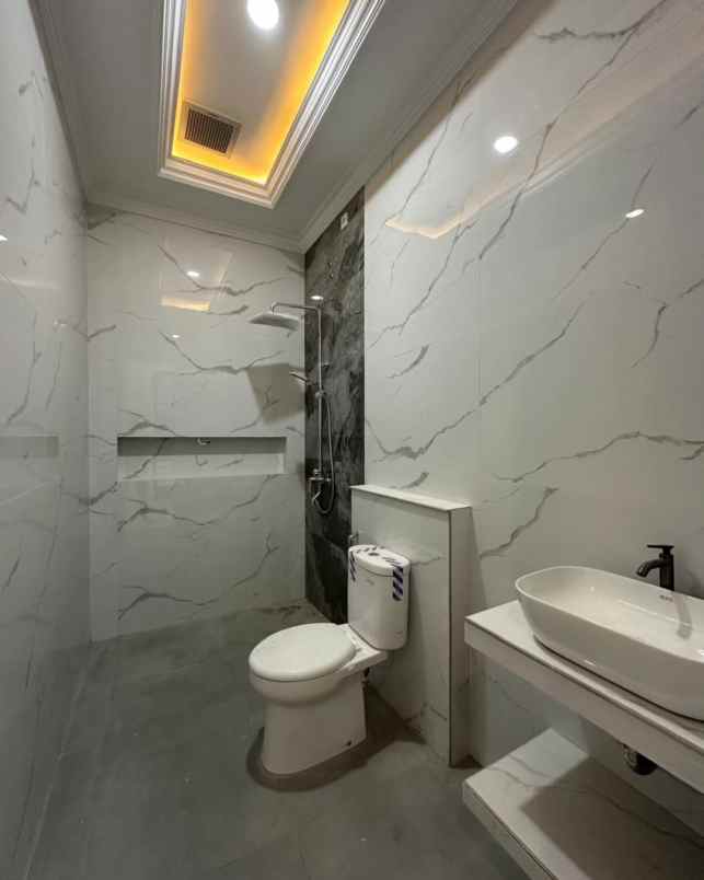 dijual rumah jagakarsa