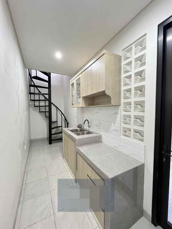 dijual rumah jagakarsa