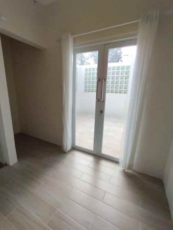 dijual rumah jagakarsa