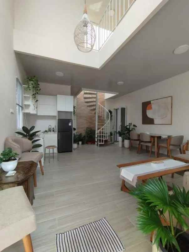 dijual rumah jagakarsa