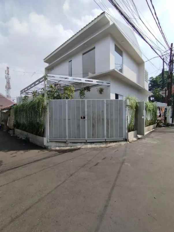 dijual rumah jagakarsa