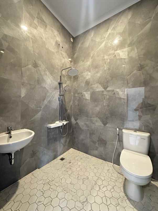 dijual rumah jagakarsa jakarta selatan