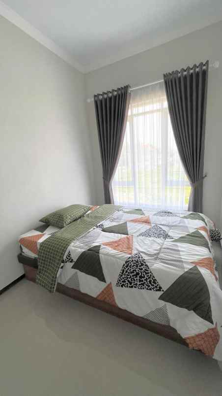 dijual rumah jalan flamboyan sukun kota