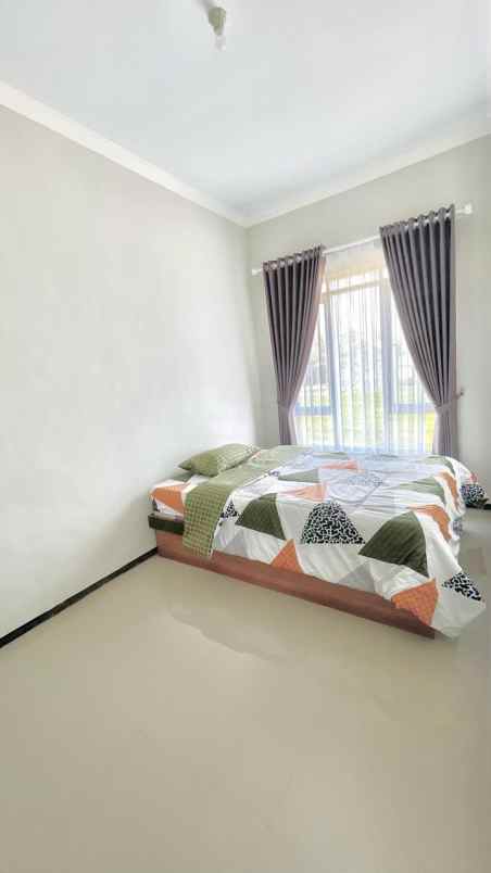 dijual rumah jalan flamboyan sukun kota