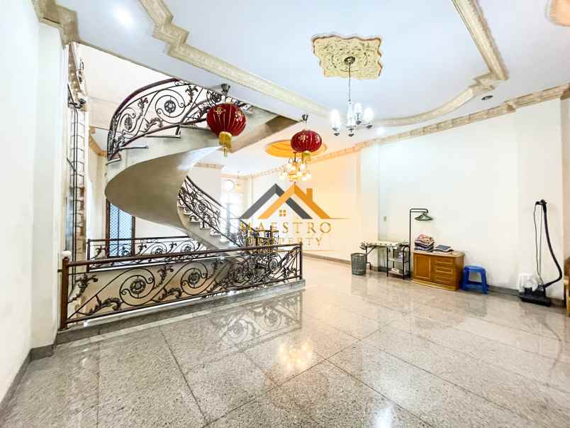 dijual rumah jalan gatot subroto kp lalang