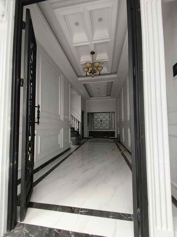 dijual rumah jalan h kocen kalimulya