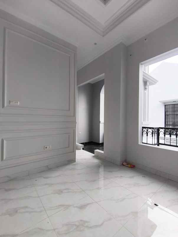 dijual rumah jalan h kocen kalimulya