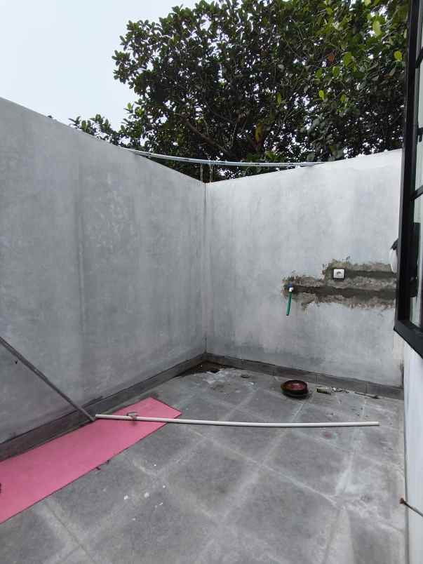 dijual rumah jalan h kocen kalimulya