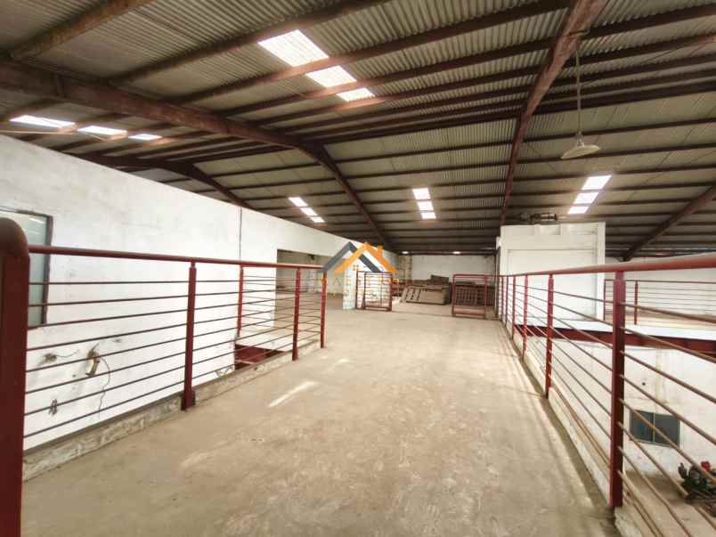 dijual rumah jalan irian barat pasar iv