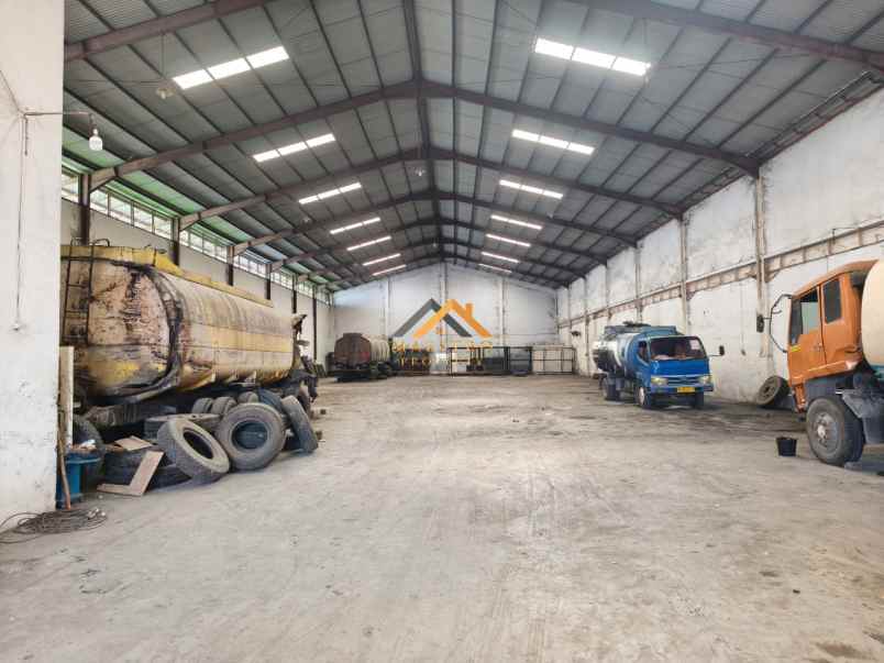 dijual rumah jalan irian barat pasar iv