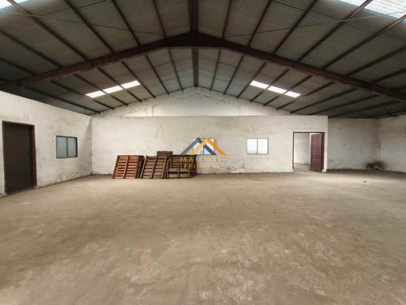 dijual rumah jalan irian barat pasar iv