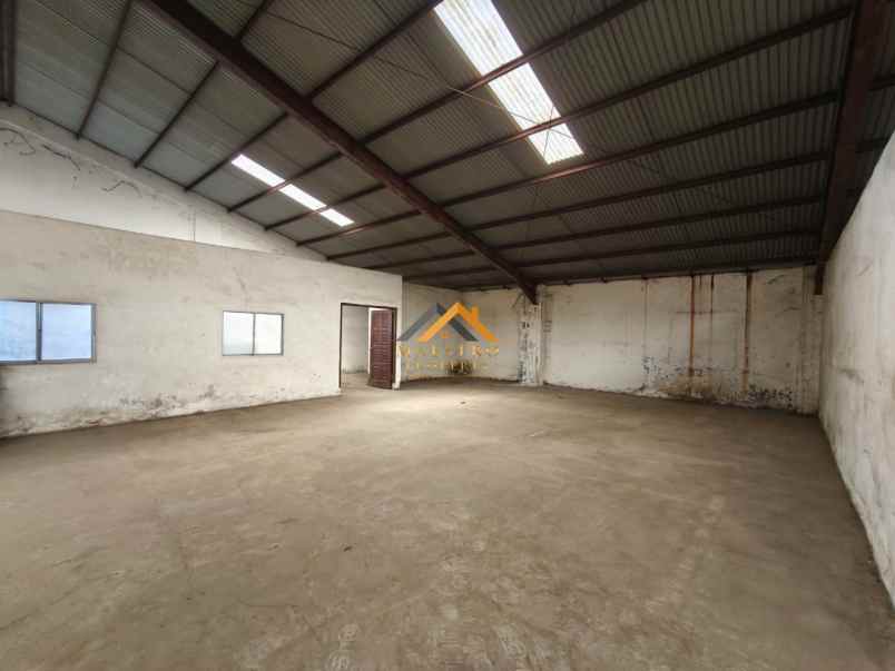 dijual rumah jalan irian barat pasar iv