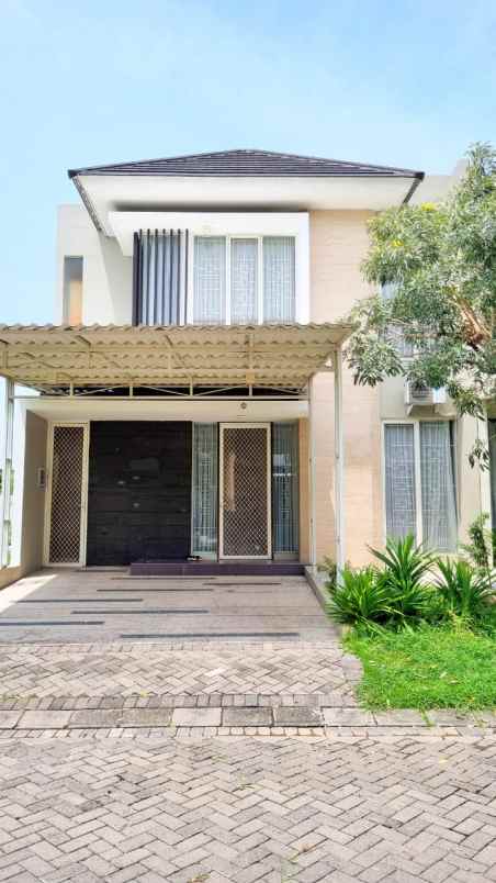 dijual rumah jalan pelican hill