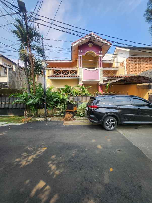 dijual rumah jalan raya tanah kusir