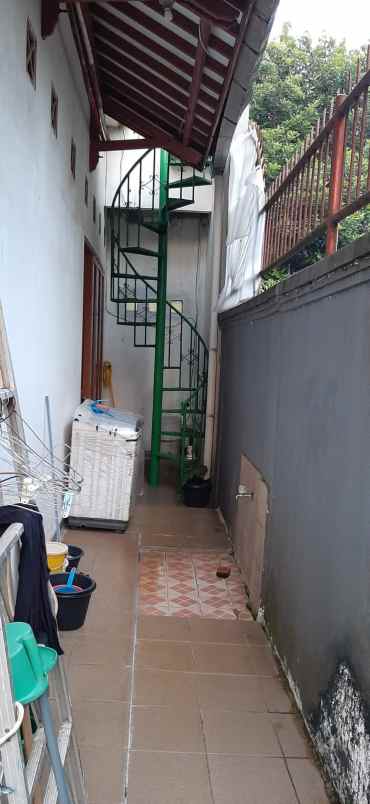 dijual rumah jalan siti 1 kp ciketing