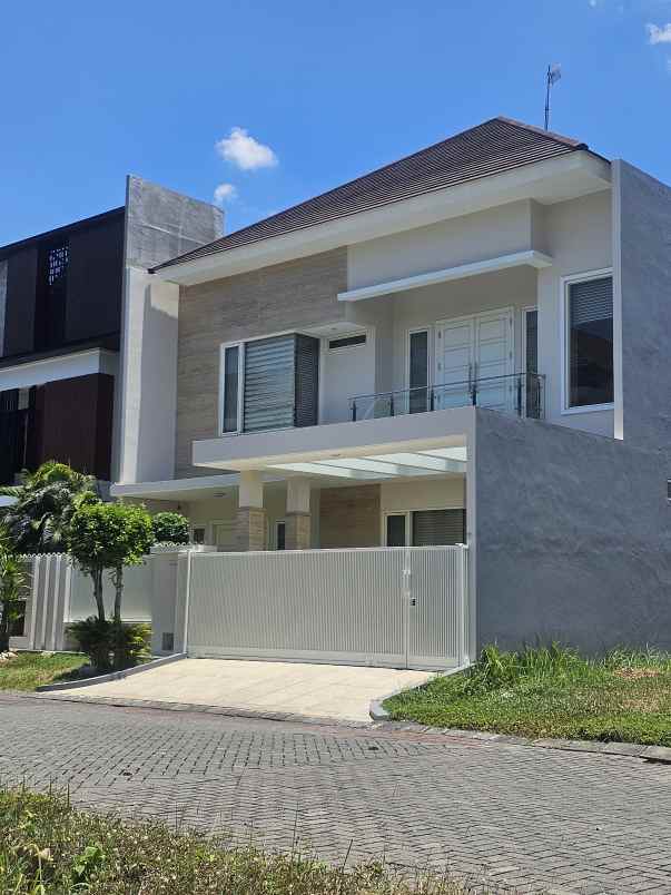 dijual rumah jalan somerset