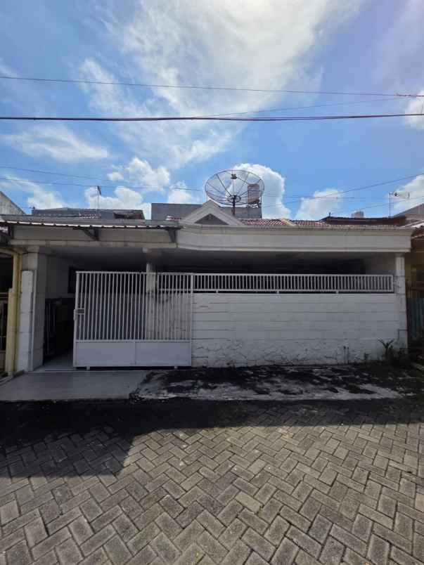 dijual rumah jalan taman pondok indah