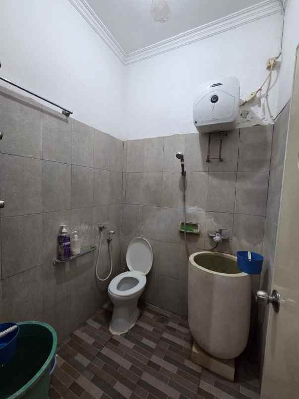 dijual rumah jalan taman pondok indah