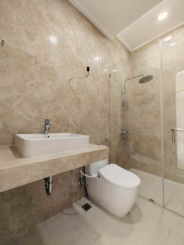 dijual rumah janur elok kelapa gading