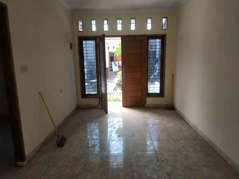 dijual rumah jaticempaka pondok gede