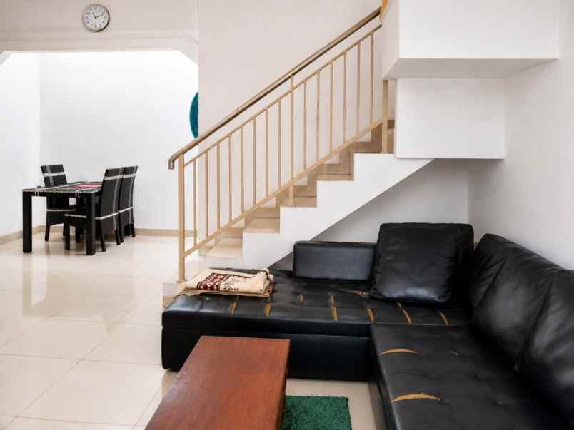 dijual rumah jl caraka raya pd betung