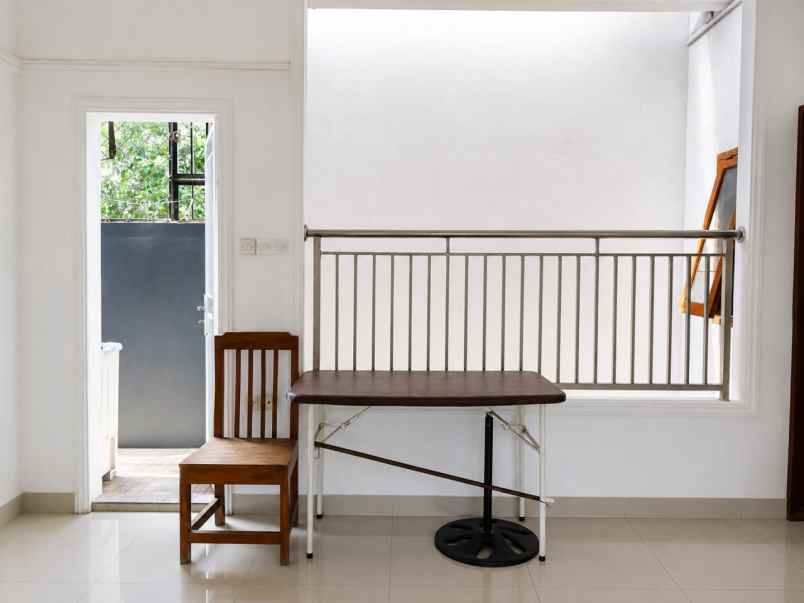 dijual rumah jl caraka raya pd betung