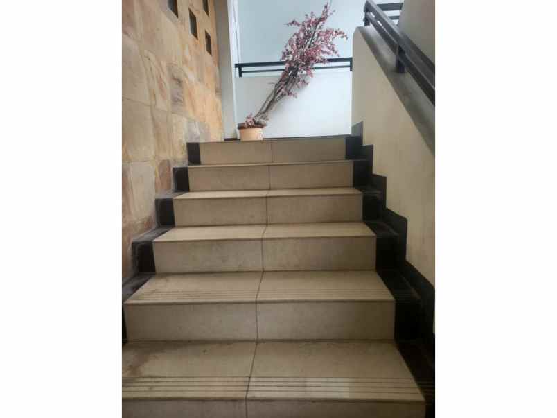 dijual rumah jl cendrawasih no 18 a rt