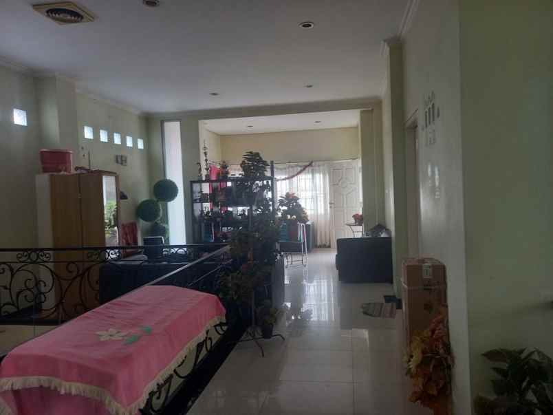 dijual rumah jl cendrawasih no 18 a rt