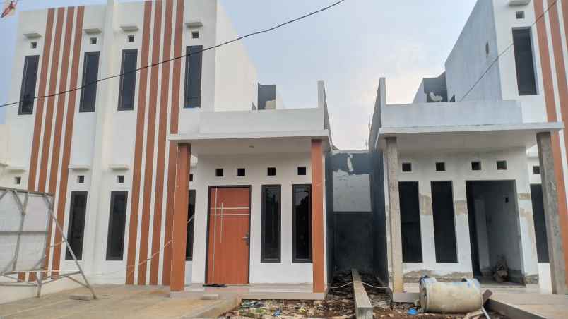 dijual rumah jl ciater rawakalong