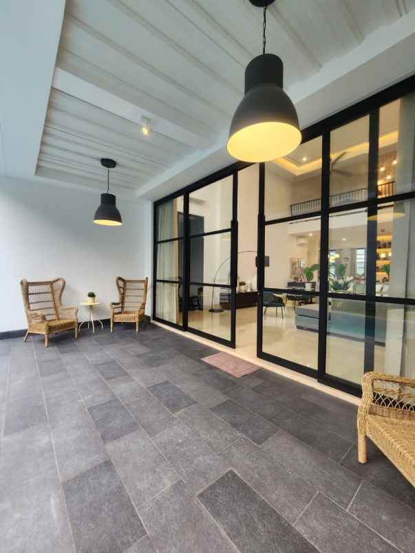 dijual rumah jl deplu cilandak barat