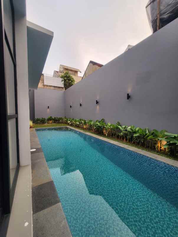 dijual rumah jl deplu cilandak barat