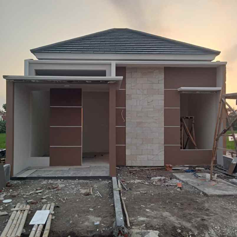 dijual rumah jl dusun bandongan
