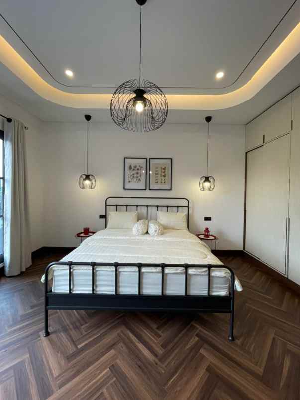 dijual rumah jl gaharu cilandak barat