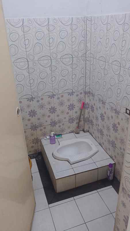 dijual rumah jl guna karya