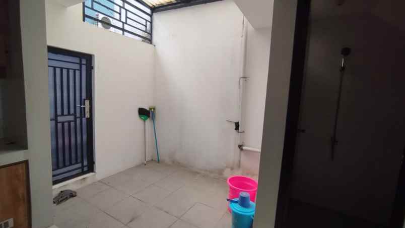 dijual rumah jl h basir
