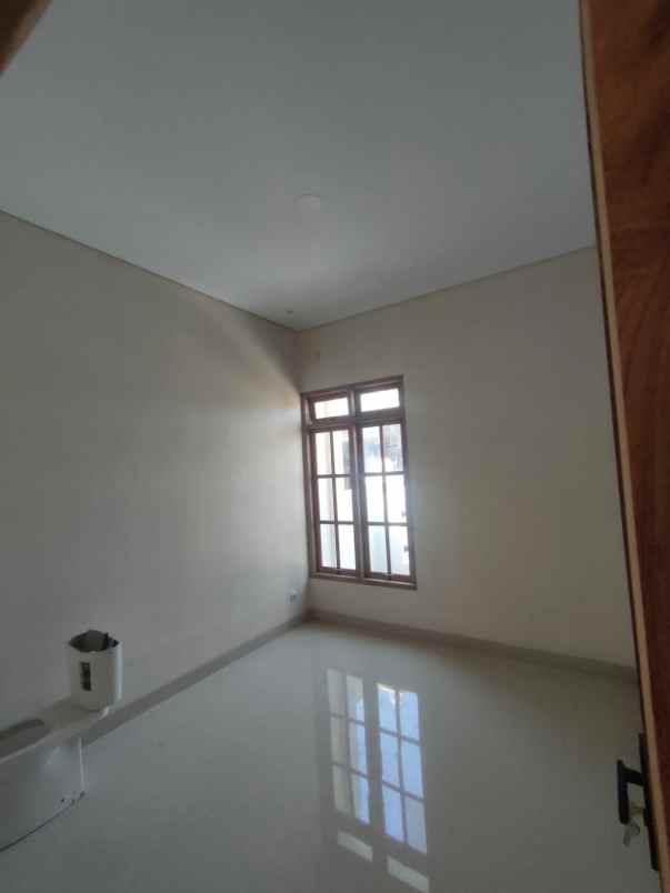 dijual rumah jl imogiri barat