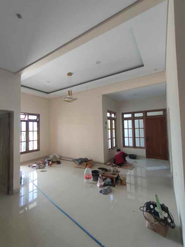 dijual rumah jl imogiri barat